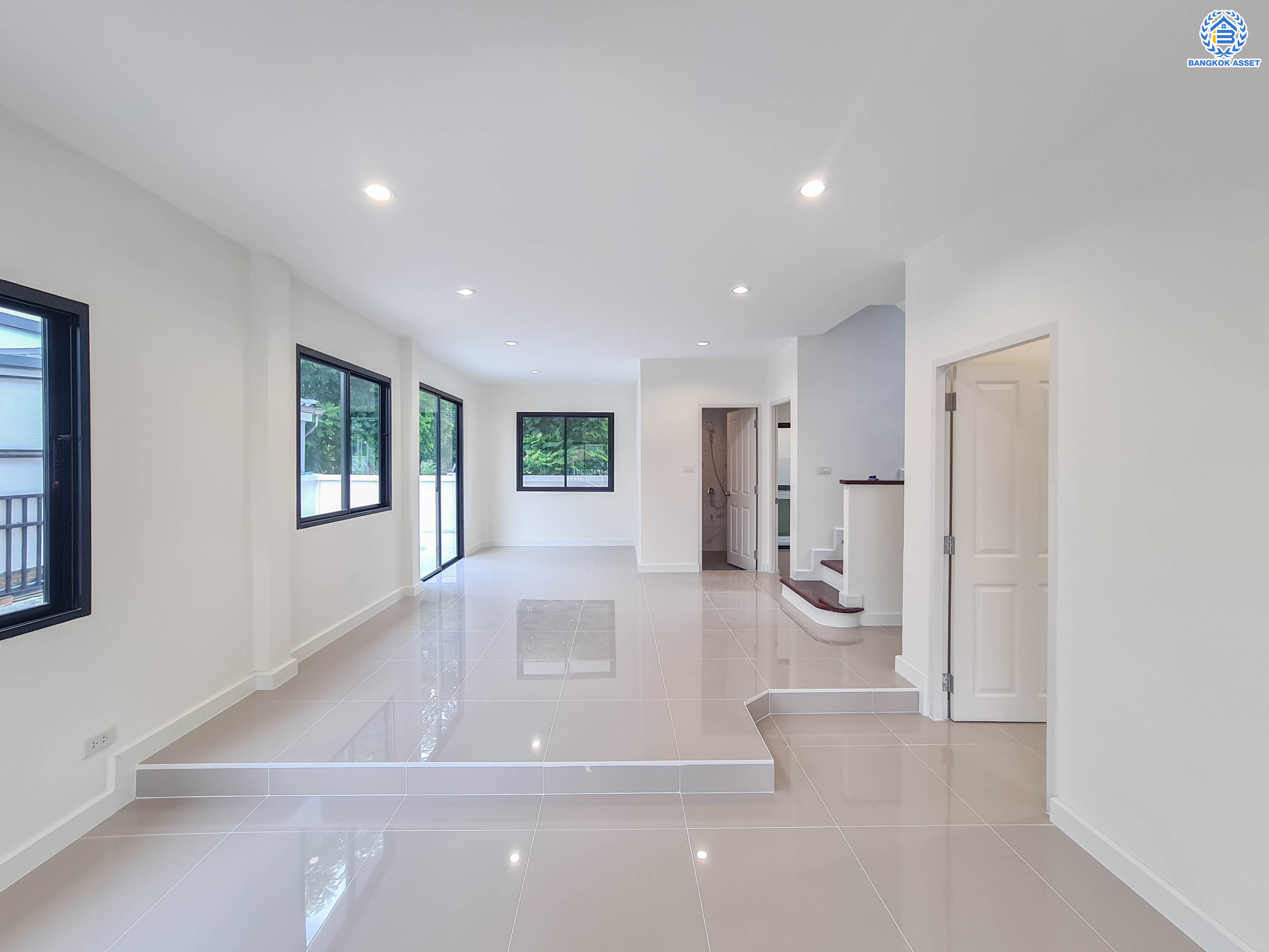 บ้านมือสองตกแต่งใหม่ แบรนด์ LH โครงการ ชัยพฤกษ์ บางบัวทอง หลังใหญ่ เนื้อที่ 55.2 ตร.ว. ฟังก์ชัน 3 ห้องนอน 3 ห้องน้ำ 1 ห้องอเนกประสงค์ พร้อม Facilities ครบครัน บนทำเลเดินทางสะดวก ติดถนนบางกรวย-ไทรน้อย ใกล้เซ็นทรัลเวสต์เกต และรถไฟฟ้าสายสีม่วง "สถานีบางพลู"